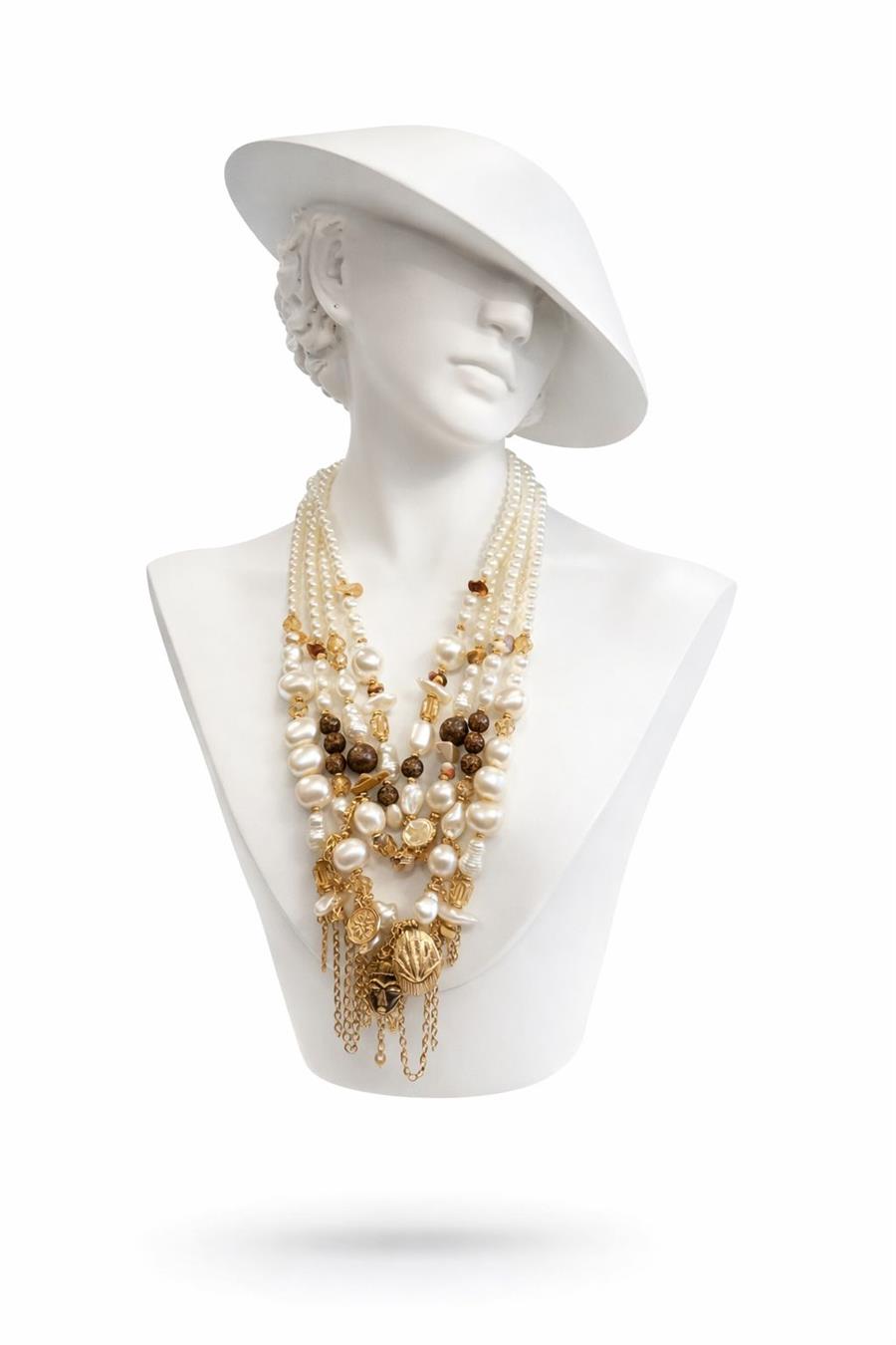 Amber Çoklu İncili Boncuklu Charmlı Kolye